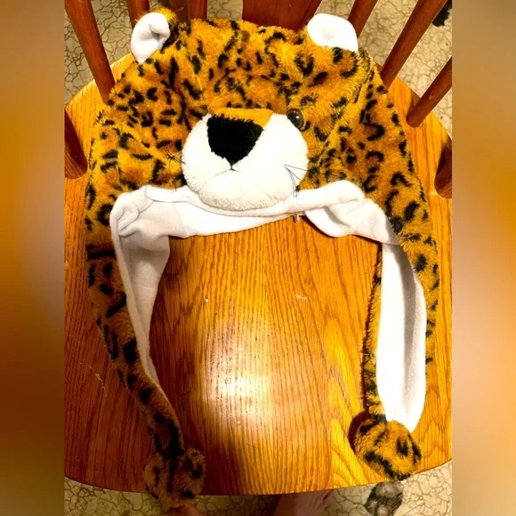 Kids Furry/Soft Leopard Hat with Ears! - Picture 3 of 3